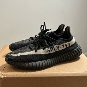 Adidas Yeezy Boost 350 v2 - Oreo - Black and White - Size 9.5